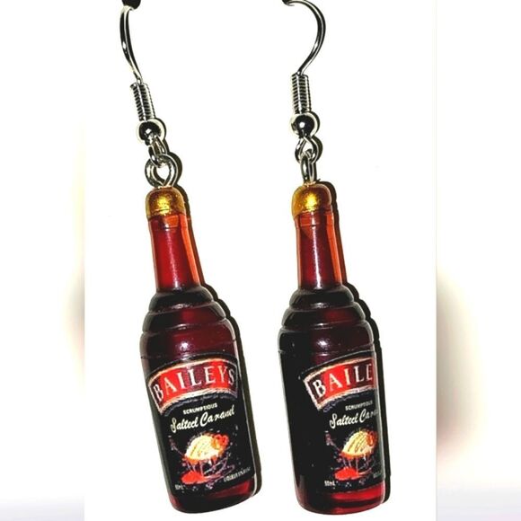 Hand Crafted Jewelry - Super cute retro boozy resin earring